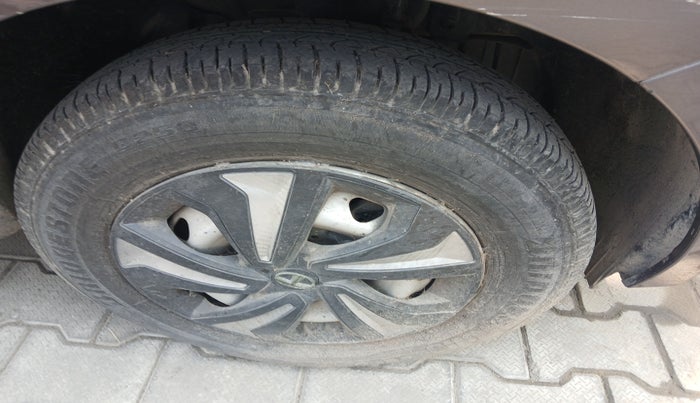 2018 Tata Tiago XE PETROL, Petrol, Manual, 11,451 km, tyre