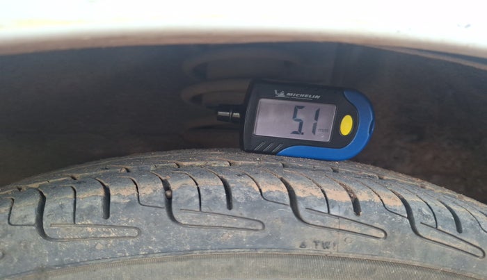 2014 Maruti Alto 800 LXI, Petrol, Manual, 1,48,000 km, tyre