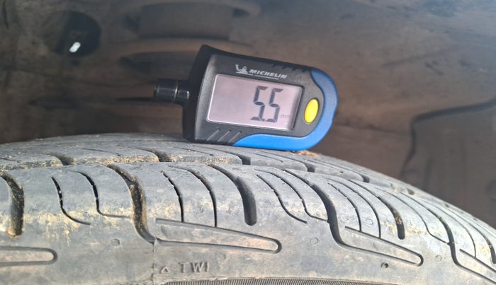 2014 Maruti Alto 800 LXI, Petrol, Manual, 1,48,000 km, tyre