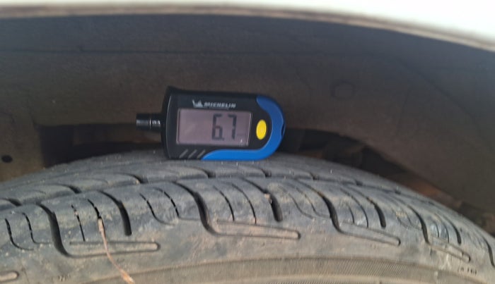 2014 Maruti Alto 800 LXI, Petrol, Manual, 1,48,000 km, tyre