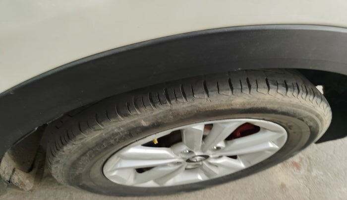 2016 Hyundai Creta SX 1.6 DIESEL, Diesel, Manual, 1,11,872 km, tyre