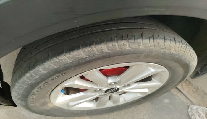 2016 Hyundai Creta SX 1.6 DIESEL, Diesel, Manual, 1,11,872 km, tyre