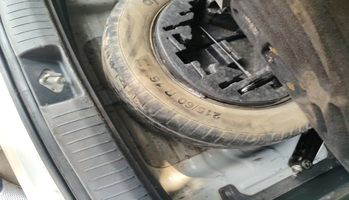 2016 Hyundai Creta SX 1.6 DIESEL, Diesel, Manual, 1,11,872 km, tyre