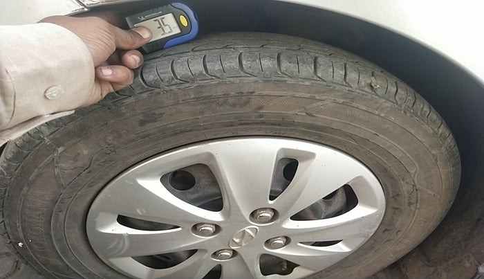 2010 Hyundai i10 SPORTZ 1.2, Petrol, Manual, 1,24,197 km, tyre