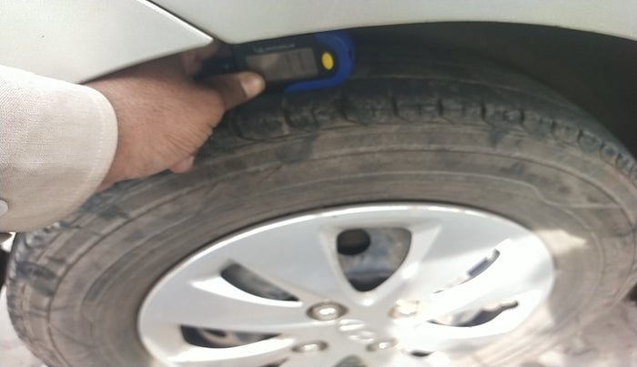 2010 Hyundai i10 SPORTZ 1.2, Petrol, Manual, 1,24,197 km, tyre