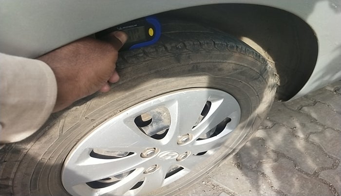 2010 Hyundai i10 SPORTZ 1.2, Petrol, Manual, 1,24,197 km, tyre