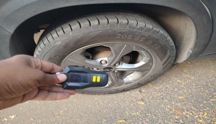 2022 KIA SELTOS HTK PLUS 1.5, Petrol, Manual, 49,103 km, tyre