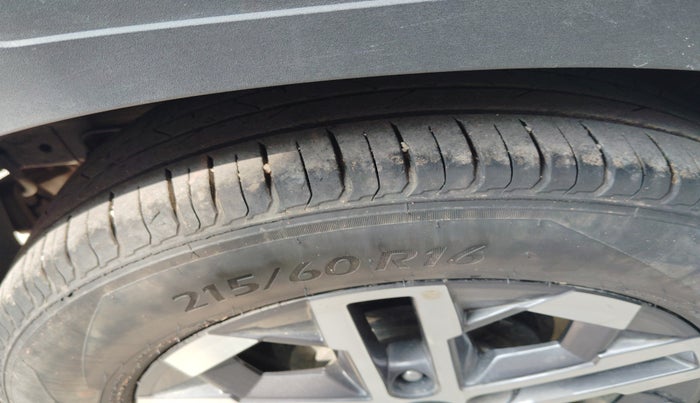 2023 Hyundai VENUE SX (O) 1.0 TURBO DCT, Petrol, Automatic, 49,484 km, tyre