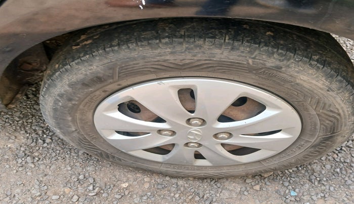 2011 Hyundai i10 SPORTZ 1.2, Petrol, Manual, 1,40,299 km, tyre