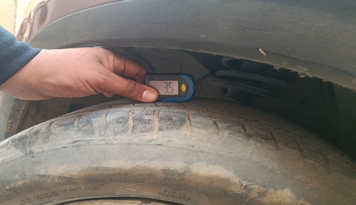 2018 Maruti Vitara Brezza ZDI PLUS AT DUAL TONE, Diesel, Automatic, 1,28,812 km, tyre