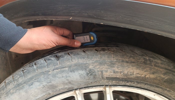 2018 Maruti Vitara Brezza ZDI PLUS AT DUAL TONE, Diesel, Automatic, 1,28,812 km, tyre