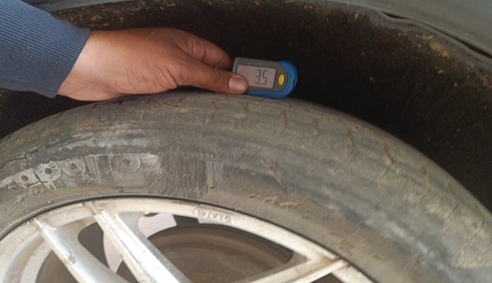 2018 Maruti Vitara Brezza ZDI PLUS AT DUAL TONE, Diesel, Automatic, 1,28,812 km, tyre