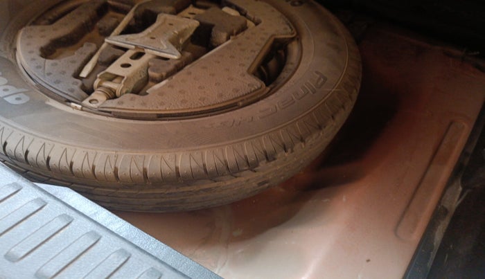 2018 Maruti Vitara Brezza ZDI PLUS AT DUAL TONE, Diesel, Automatic, 1,28,812 km, tyre