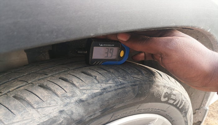 2019 Renault Kwid RXT 1.0 AMT (O), Petrol, Automatic, 58,893 km, tyre