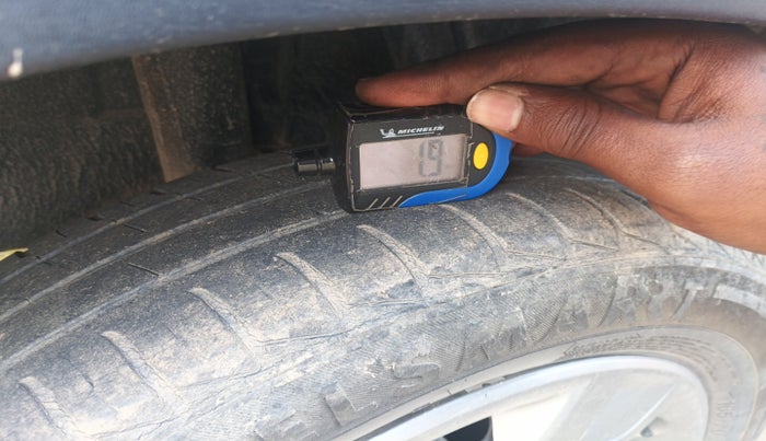 2019 Renault Kwid RXT 1.0 AMT (O), Petrol, Automatic, 58,893 km, tyre