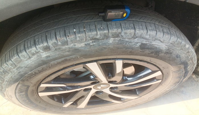 2022 Mahindra XUV700 MX D MT 5 STR, Diesel, Manual, 1,09,300 km, tyre