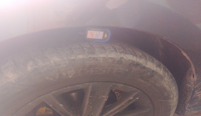 2016 Volkswagen Vento HIGHLINE 1.5 AT, Diesel, Automatic, 1,07,520 km, tyre