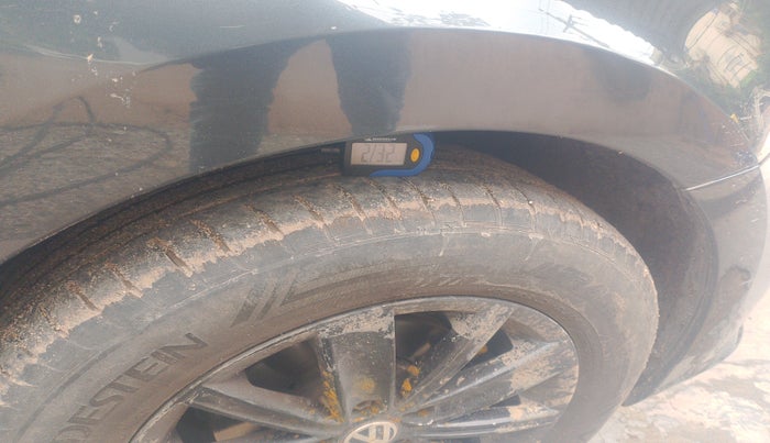 2016 Volkswagen Vento HIGHLINE 1.5 AT, Diesel, Automatic, 1,07,520 km, tyre