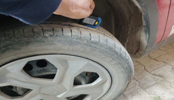 2016 Maruti Vitara Brezza VDI (O), Diesel, Manual, 1,99,063 km, tyre