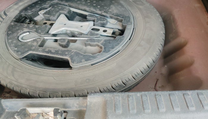 2016 Maruti Vitara Brezza VDI (O), Diesel, Manual, 1,99,063 km, tyre