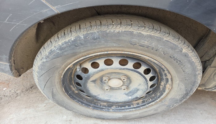 2015 Renault Lodgy 110 PS RXL 8STR, Diesel, Manual, 94,624 km, tyre