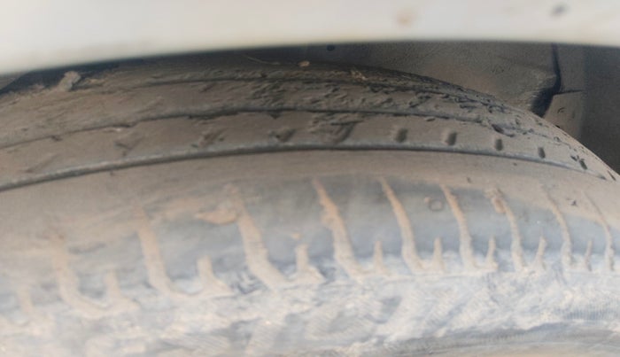 2011 Hyundai Santro Xing GL PLUS, Petrol, Manual, 93,189 km, tyre