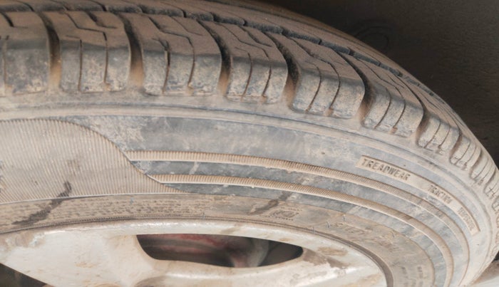 2011 Hyundai Santro Xing GL PLUS, Petrol, Manual, 93,189 km, tyre