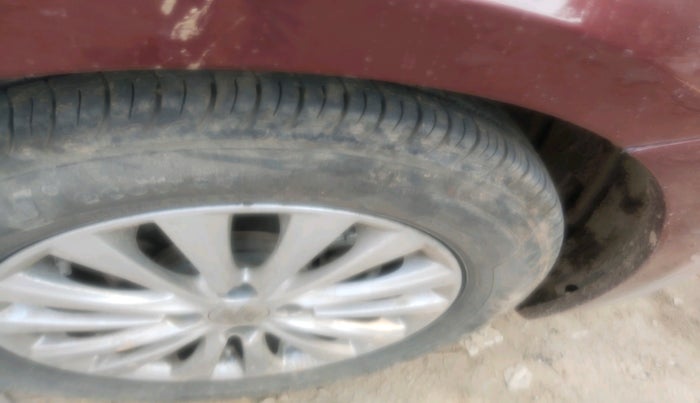 2015 Maruti Ciaz ZXI, Petrol, Manual, 84,054 km, tyre