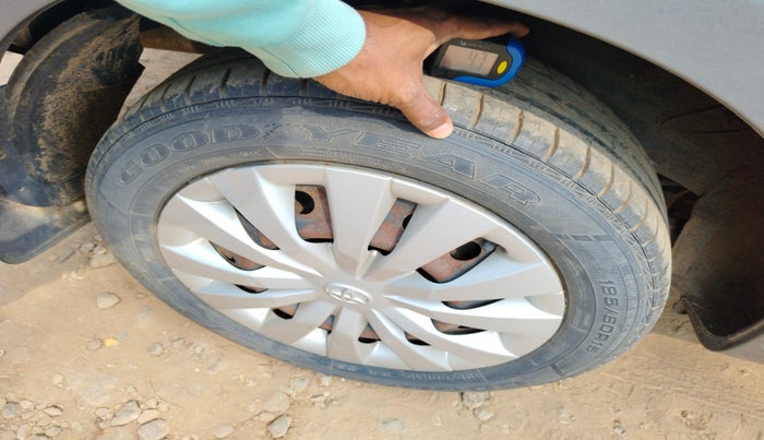 2015 Toyota Etios G, Petrol, Manual, 34,951 km, tyre