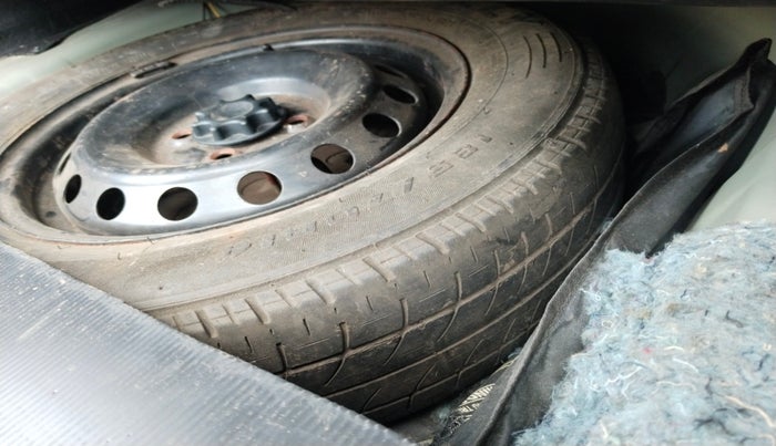 2015 Toyota Etios G, Petrol, Manual, 34,951 km, tyre