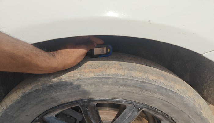 2014 Audi A4 2.0 TDI S LINE, Diesel, Automatic, 1,00,221 km, tyre