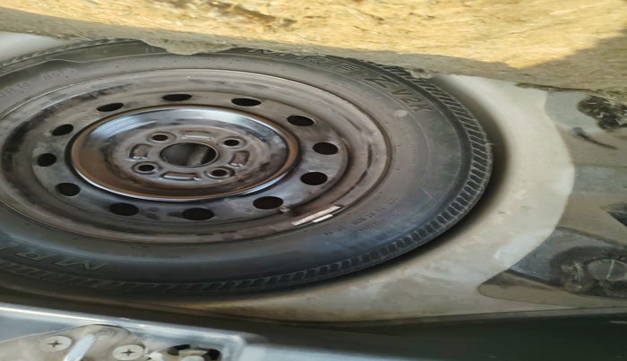 2011 Maruti Swift VDI, Diesel, Manual, 1,19,439 km, tyre