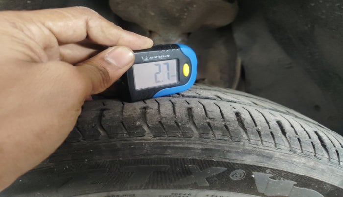 2011 Tata Indica V2 DLS, Diesel, Manual, 1,00,000 km, tyre