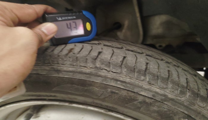 2011 Tata Indica V2 DLS, Diesel, Manual, 1,00,000 km, tyre