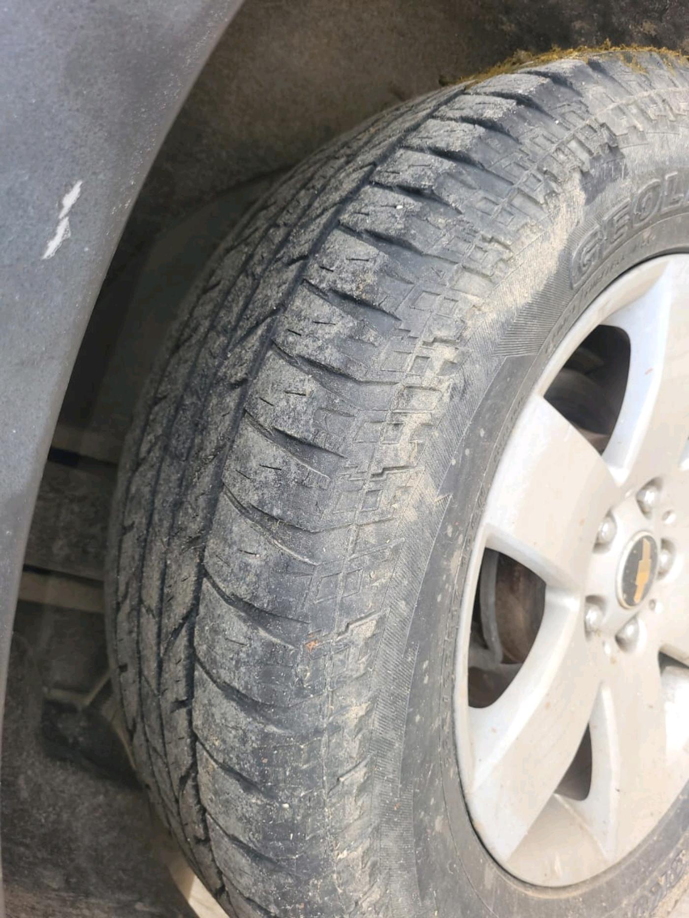 2011 Chevrolet Captiva LTZ AWD AT, Diesel, Automatic, 18,00,000 km, tyre