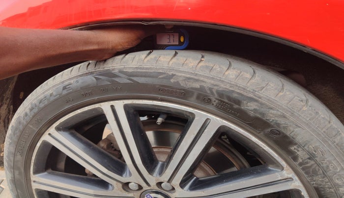 2014 Volvo XC 60 D5 SUMMUM, Diesel, Automatic, 1,55,886 km, tyre