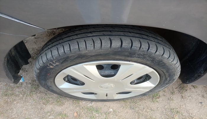 2014 Maruti Wagon R 1.0 VXI, Petrol, Manual, 97,469 km, tyre