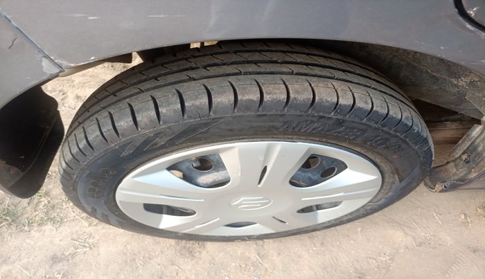 2014 Maruti Wagon R 1.0 VXI, Petrol, Manual, 97,469 km, tyre