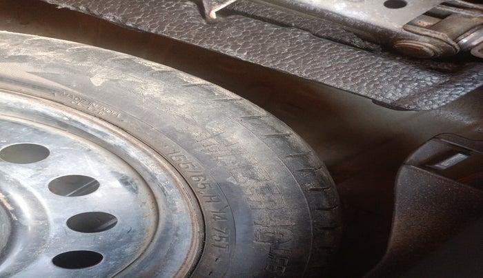 2014 Maruti Wagon R 1.0 VXI, Petrol, Manual, 97,469 km, tyre