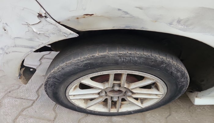 2011 Hyundai i10 MAGNA 1.2, Petrol, Manual, 1,46,874 km, tyre