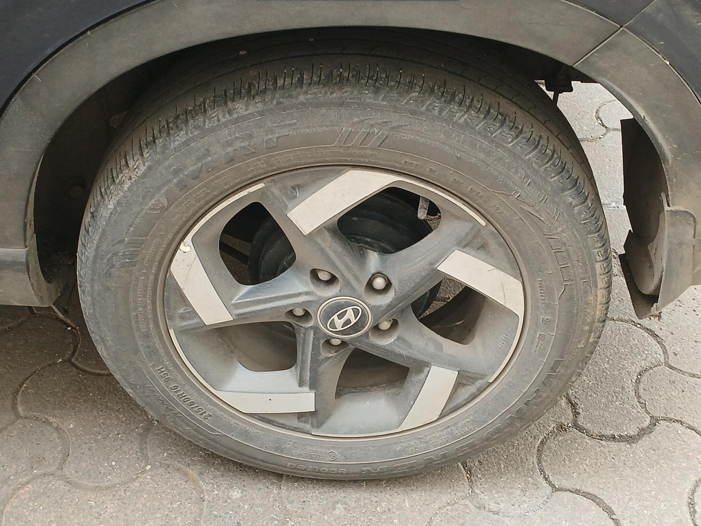 2019 Hyundai VENUE SX 1.4 CRDI, Diesel, Manual, 97,367 km, tyre