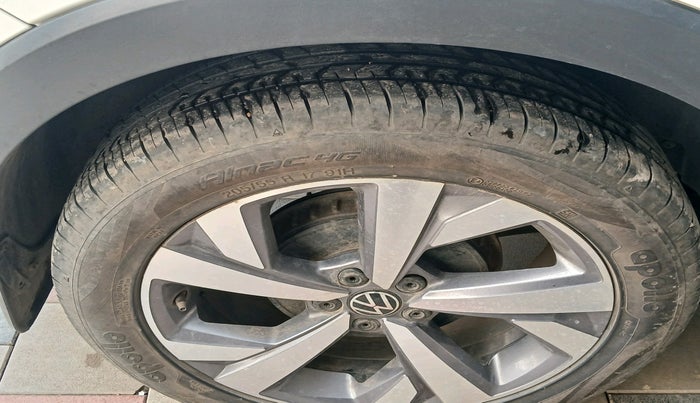 2022 Volkswagen TAIGUN TOPLINE 1.0 TSI AT, Petrol, Automatic, 33,350 km, tyre