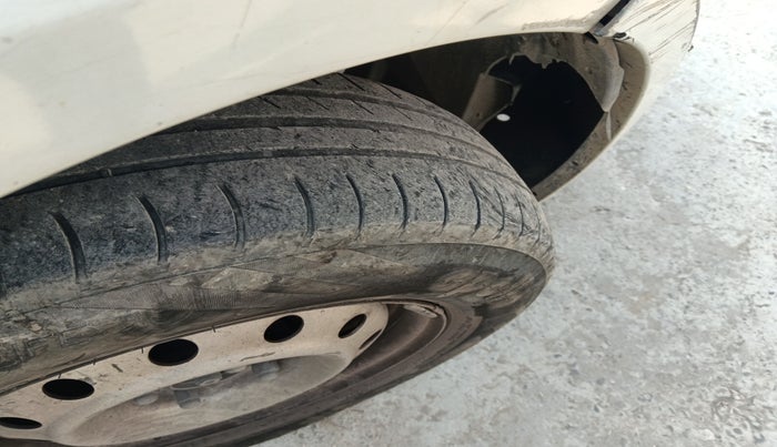 2015 Maruti Swift Dzire LDI, Diesel, Manual, 2,69,121 km, tyre