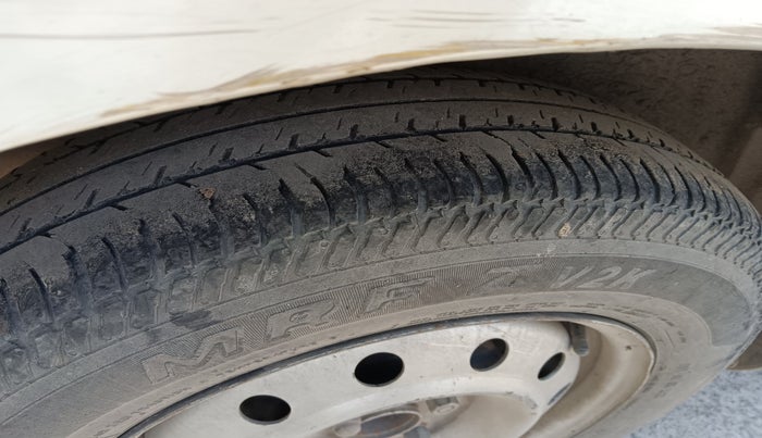 2015 Maruti Swift Dzire LDI, Diesel, Manual, 2,69,121 km, tyre