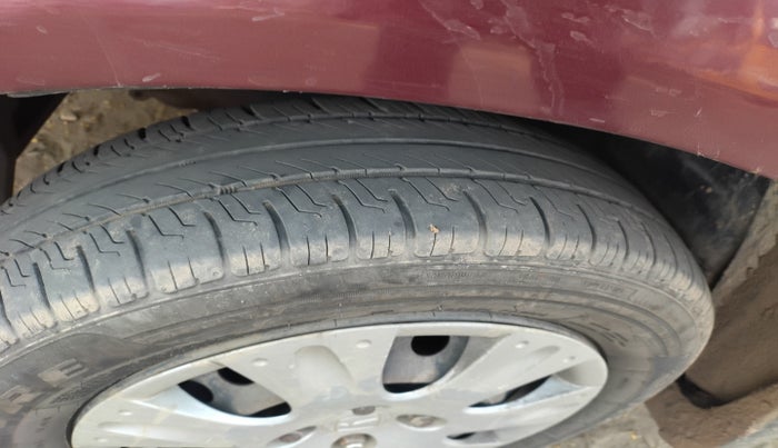 2015 Honda Amaze 1.2L I-VTEC S, Petrol, Manual, 86,722 km, tyre