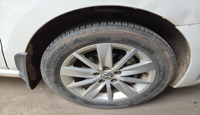 2014 Volkswagen Polo HIGHLINE1.5L, Diesel, Manual, 56,215 km, tyre