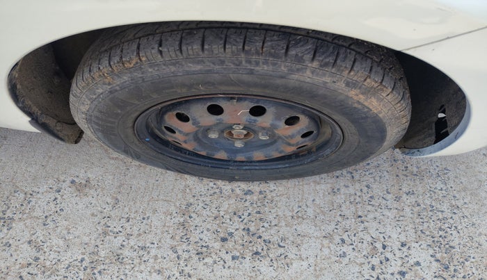 2018 Maruti Dzire VDI, Diesel, Manual, 1,77,690 km, tyre