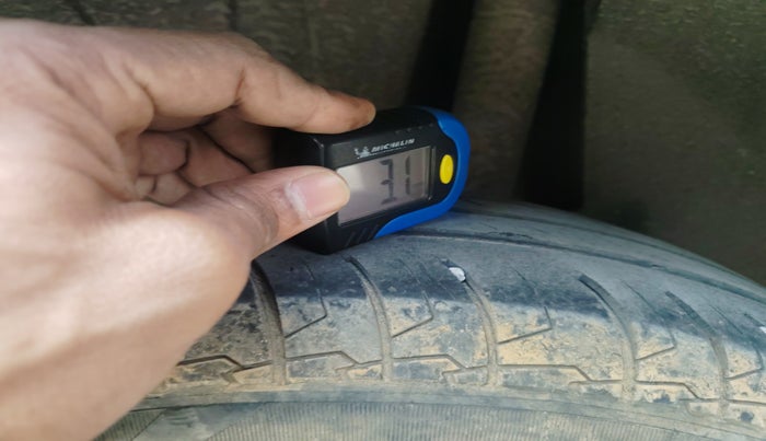 2018 Maruti Dzire VDI AMT, Diesel, Automatic, 1,41,204 km, tyre