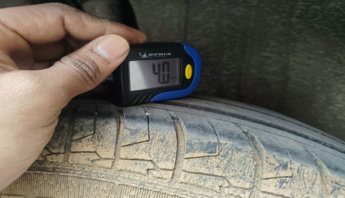 2018 Maruti Dzire VDI AMT, Diesel, Automatic, 1,41,204 km, tyre