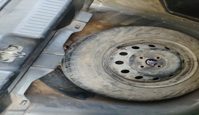 2018 Maruti Dzire VDI AMT, Diesel, Automatic, 1,41,204 km, tyre